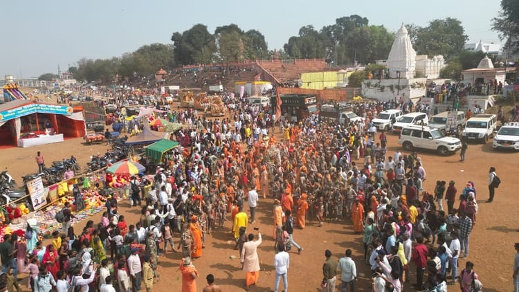 गरियाबंद : राजिम कुंभ कल्प में महाशिवरात्रि पर नागा साधुओं की शाही शोभायात्रा, शौर्य और श्रद्धा का अद्भुत संगम