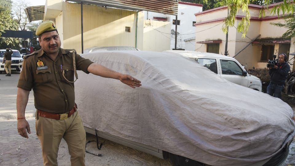 lover killed his girlfriend and then suicide A 15-year-old love story ends on Valentine Day Noida