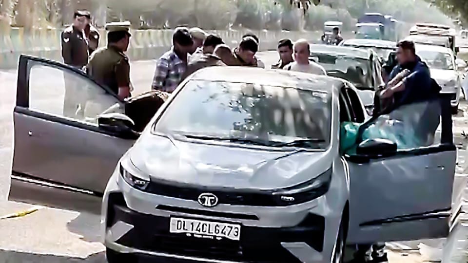 lover killed his girlfriend and then suicide A 15-year-old love story ends on Valentine Day Noida