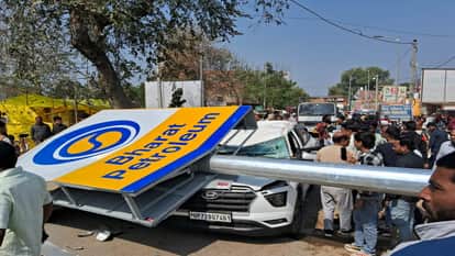 A huge high mast pole fell on a car, killing the Samajwadi Party leader.