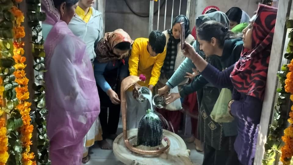 Maha Shivratri 2026 celebration Chandigarh saketri shiv temple 50 thousand devotees came