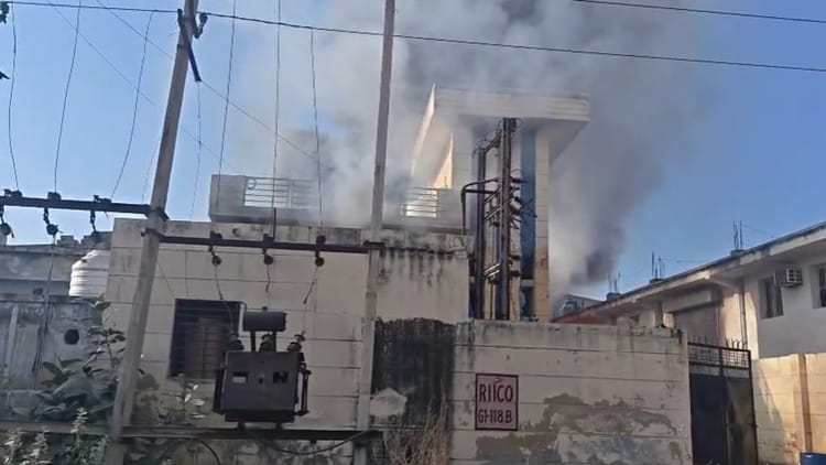 भिवाड़ी फैक्टरी ब्लास्ट मामला: मंत्री संजय शर्मा घटनास्थल पहुंचे, झूठ बोलकर श्रमिकों को लाने की बात आई सामने