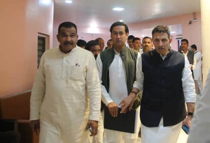 Budget session: Conflict on the very first day, PCC chief reached the assembly and demanded the resignation of