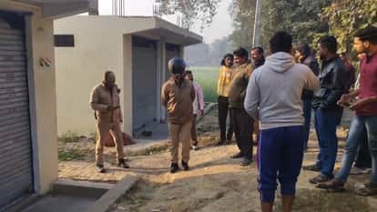 Burglars break into courier service and steal goods worth lakhs in mau