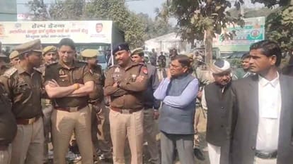 Farooq murder case: Lawyers outraged over the murder of a colleague in Rampur; SP removes SHO