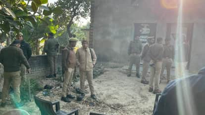 Truck driver murdered by slitting throat in Sultanpur police interrogating wife