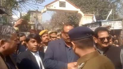 Meerut: Bomb Threat Email Triggers Panic at Meerut Court, Massive Security Check Launched