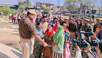 Kanpur Triple Death Retired soldier shot his wife and son then committed suicide by jumping in front of train