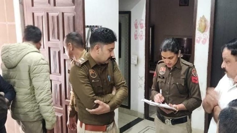 Health worker commits suicide in Fatehabad