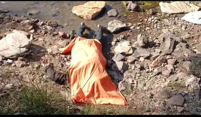 Youth jumps from bridge in Seraikela Kharsawan Jharkhand body recovered from Swarnarekha  river