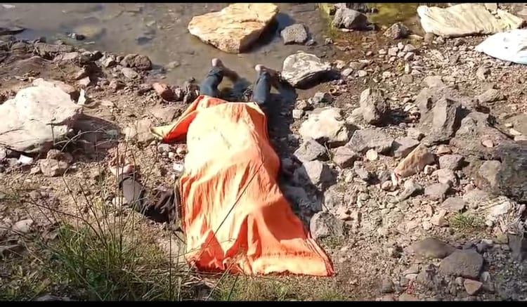 Jharkhand News: सरायकेला-खरसावां जिले में युवक ने पुल से लगाई छलांग, स्वर्णरेखा नदी से शव बरामद