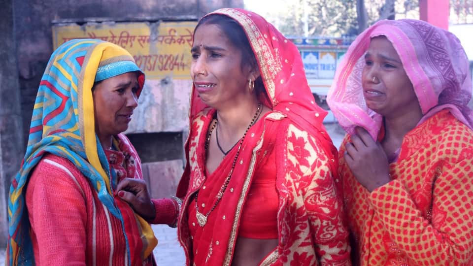 Young man slit his sister-in-law throat and killed her He also stabbed himself with a blade In Mathura