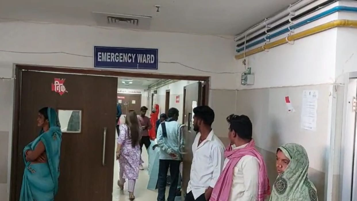 Cylinder leakage caused fire four people including a couple and an innocent child burnt in sonbhadra