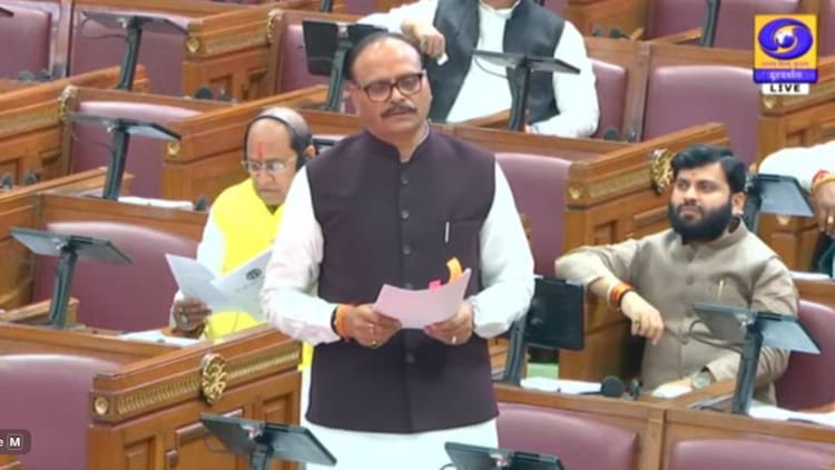 UP Vidhan Mandal Session live: ब्रजेश पाठक बोले-आशा बहुअन का मातृत्व अवकाश भी दई रहेन, सपा से दोगुना मानदेय भी