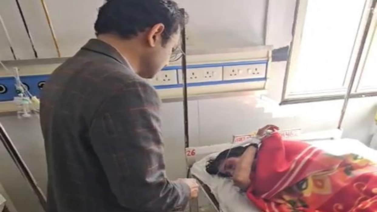 Chhatarpur News: Husband sets wife on fire by pouring petrol on her, admitted in critical condition