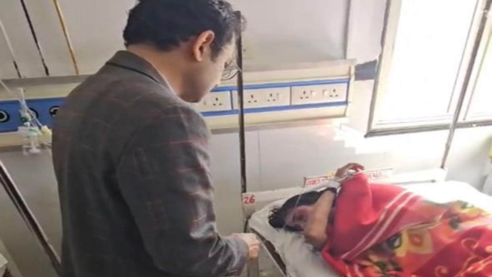 अस्पताल में भर्ती घायल महिला।