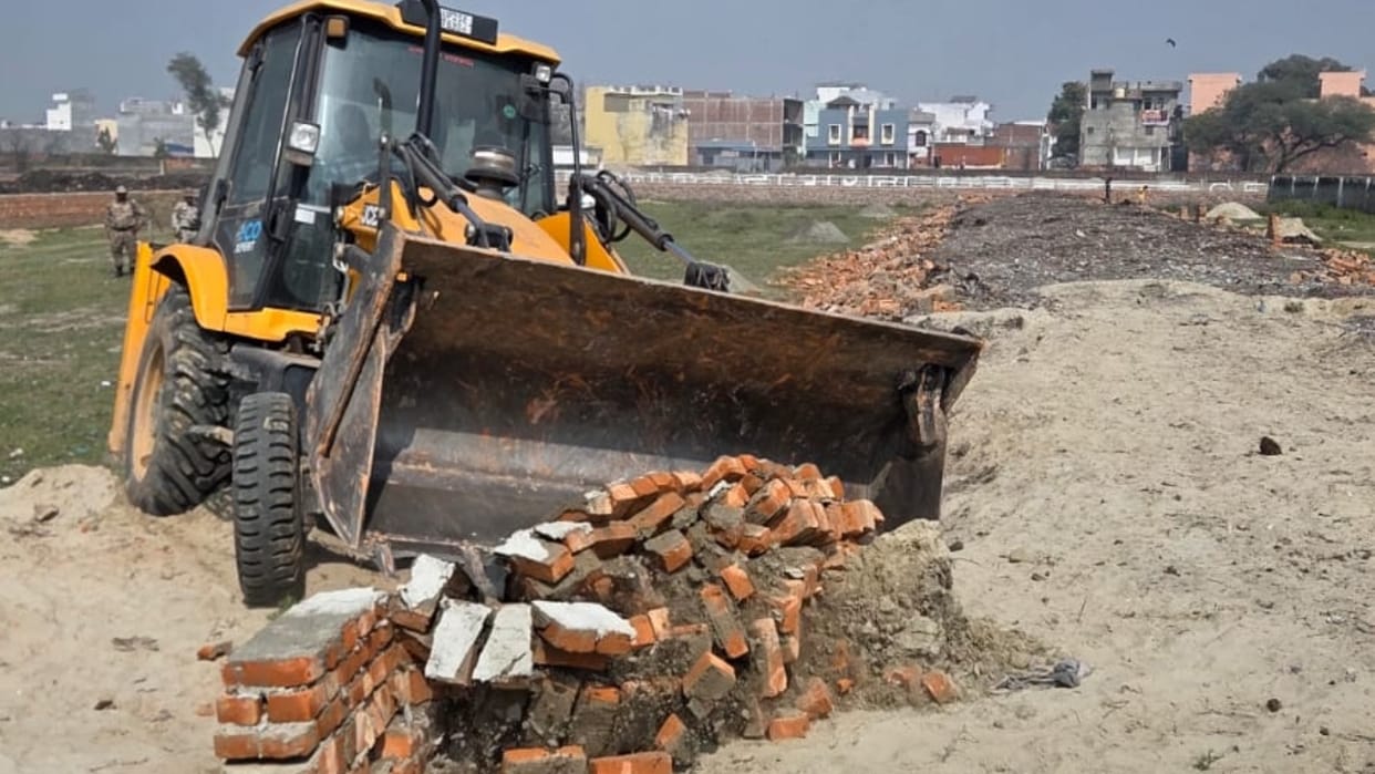 BDA bulldozers again run on illegal colonies in Bareilly