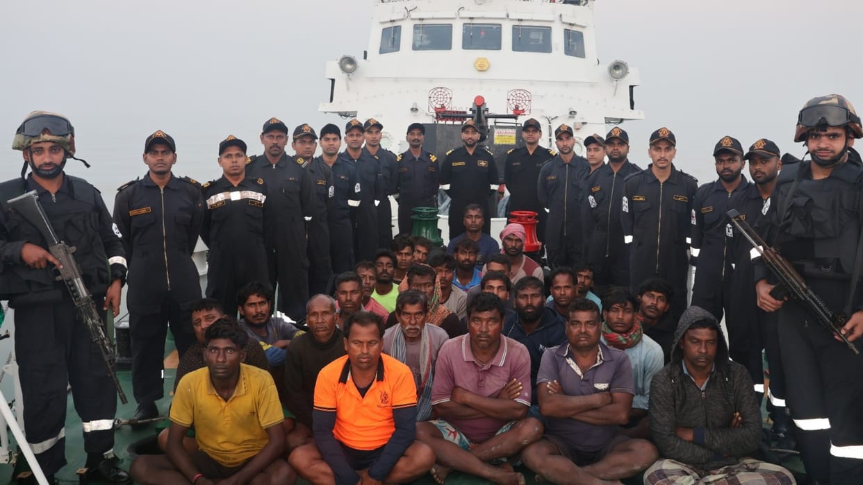 Indian Coast Guard operation Bangladeshi boat caught illegally fishing in Indian waters 28 detained