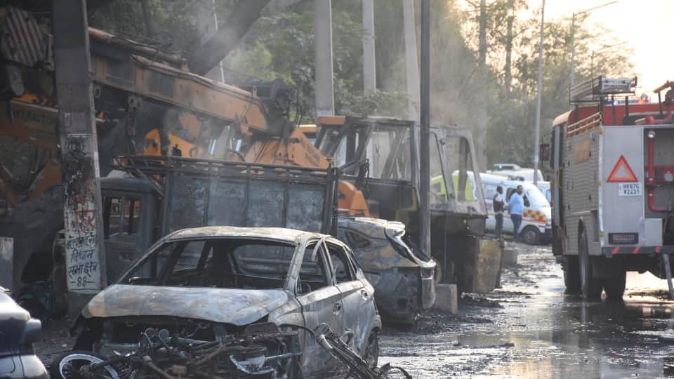 Faridabad Blast Factory broken glass 25 drums exploded one by one vehicles up to 100 meters away caught fire