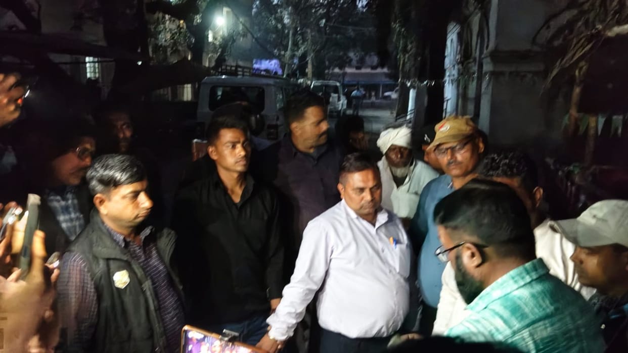 Vigilance department takes action in Kishanganj Bihar mining department head clerk peon caught taking bribe