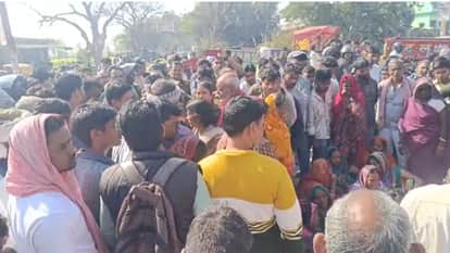 Private school teacher died after crushed by trailer in Chandauli