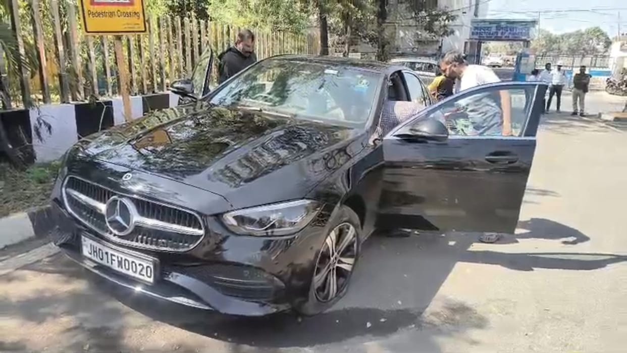 Mercedes hits biker drags him on bonnet in Ranchi Jharkhand
