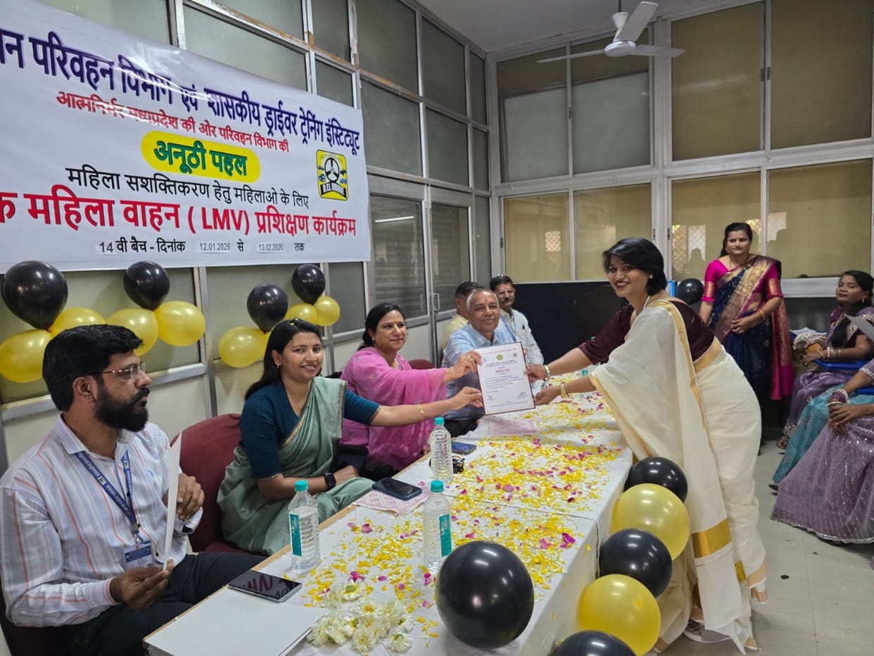 indore news 40 Women Trained in Free Driving Program Total Beneficiaries Cross 500