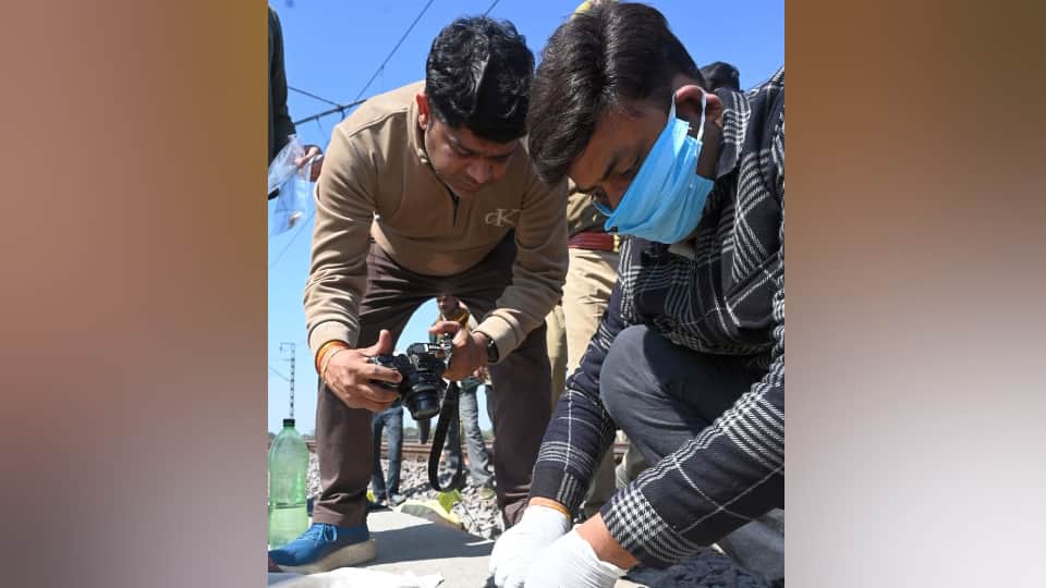 Kanpur Murder And Suicide Preeti says those who killed my parents and brother should get harshest punishment