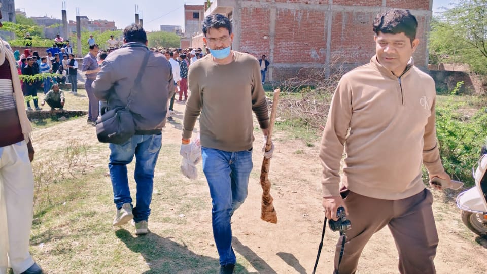 Kanpur Murder And Suicide Bullet ruptured Sunita eye damaged head 3 doctors post-mortem of All Three bodies