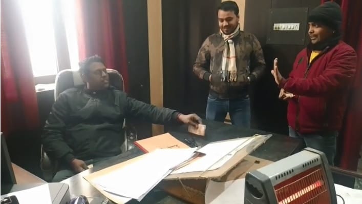 Farrukhabad District coordinator and contractor haggle over money under table BSA orders inquiry
