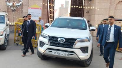 Assam CM Himanta Biswa Sarma visited kashi Vishwanath temple in Varanasi