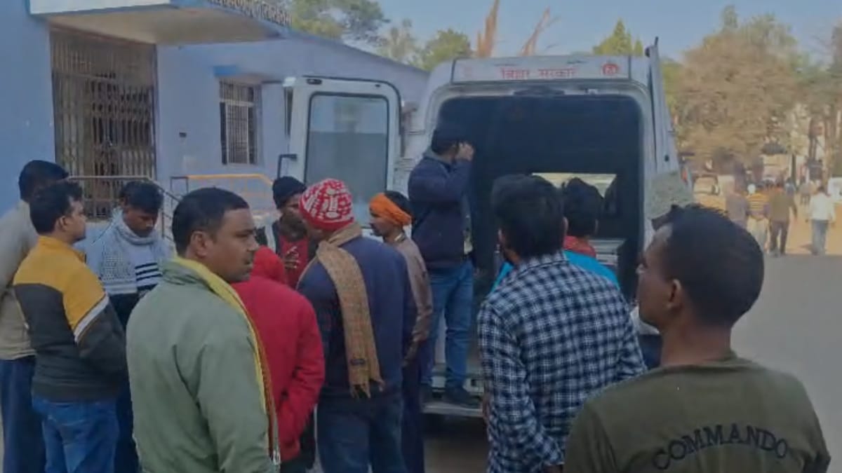 two teachers killed in collision between school bus and truck, rohtas accident today, bihar news