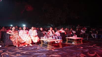 Haryanvi singer Komal Chaudhary performed at Amar Ujala Musical Night in Pilibhit