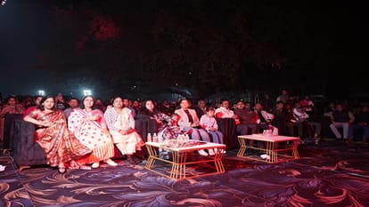 Haryanvi singer Komal Chaudhary performed at Amar Ujala Musical Night in Pilibhit