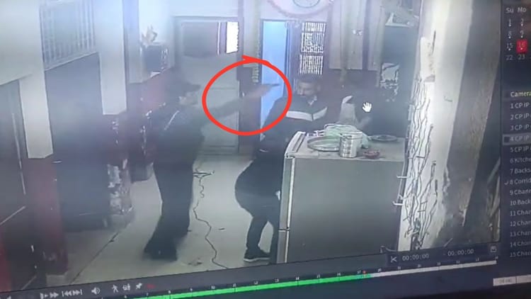 Jammu : बाल सुधार गृह में पुलिस पर हमला, दो पाकिस्तानी नागरिकों समेत तीन फरार, छह पुलिसकर्मी निलंबित