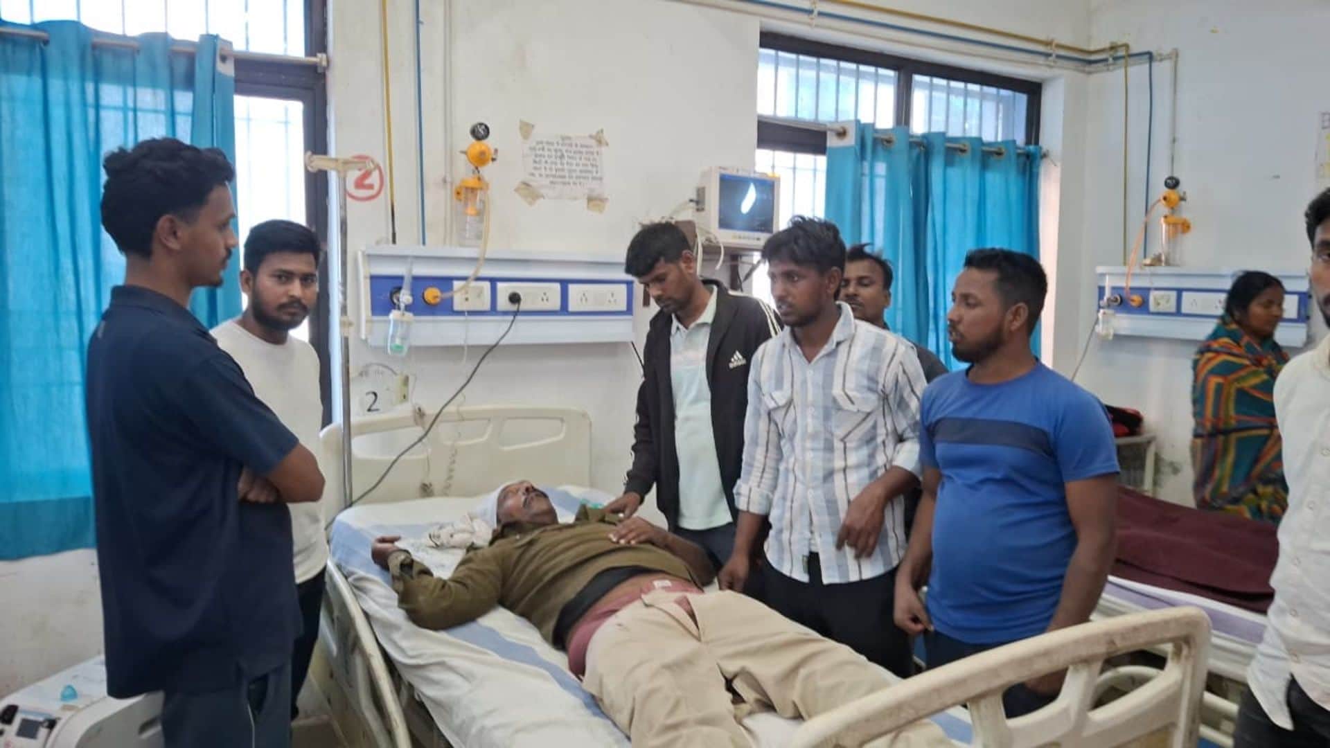 सड़क हादसे में घायल पुलिसकर्मी