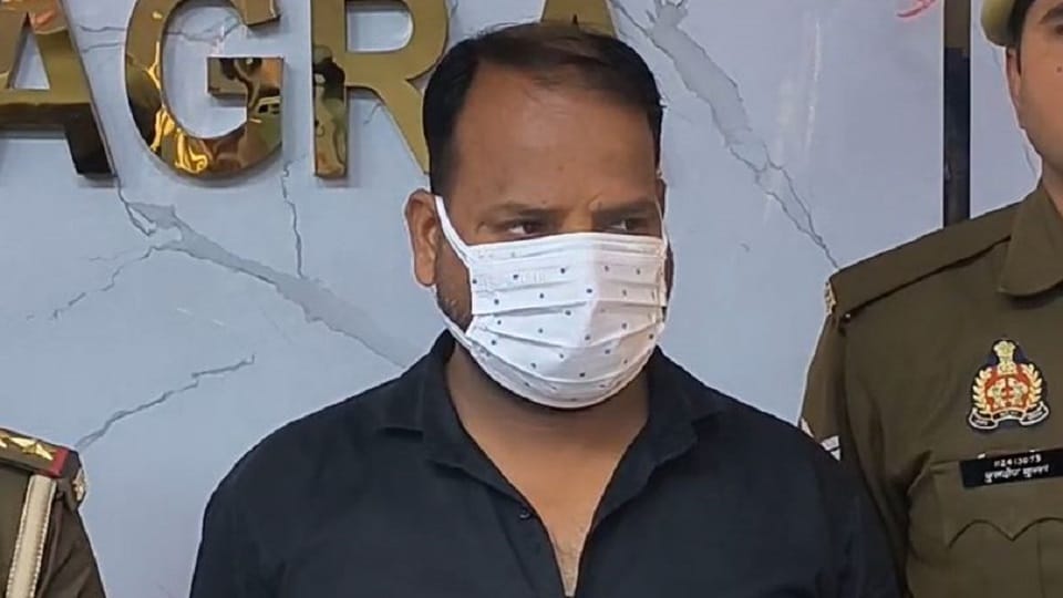 Gang involved in fraudulently providing loans using Aadhaar card busted, one arrested
