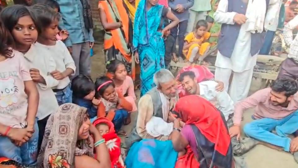 brick-laden tractor-trolley crushed child in Shravasti who died on spot screams and cries erupted