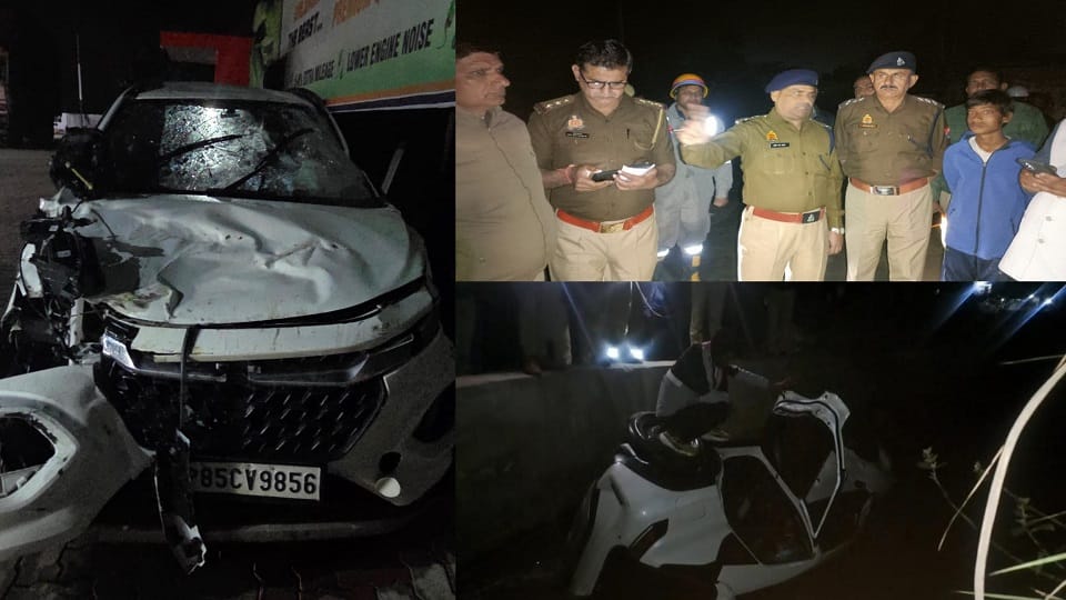 Four people died as car fell into drain in Mathura