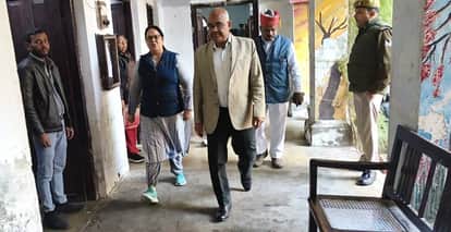 Kanpur DM inspected arrangements at Kailash Nath Girls School warned and instructed those playing loudspeakers