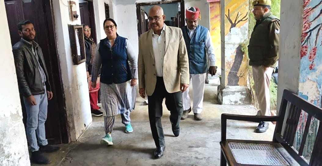Kanpur DM inspected arrangements at Kailash Nath Girls School warned and instructed those playing loudspeakers