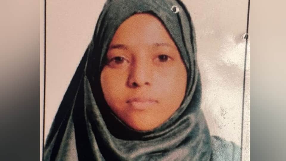 मृतका शवनम खतून की फाइल फोटो।