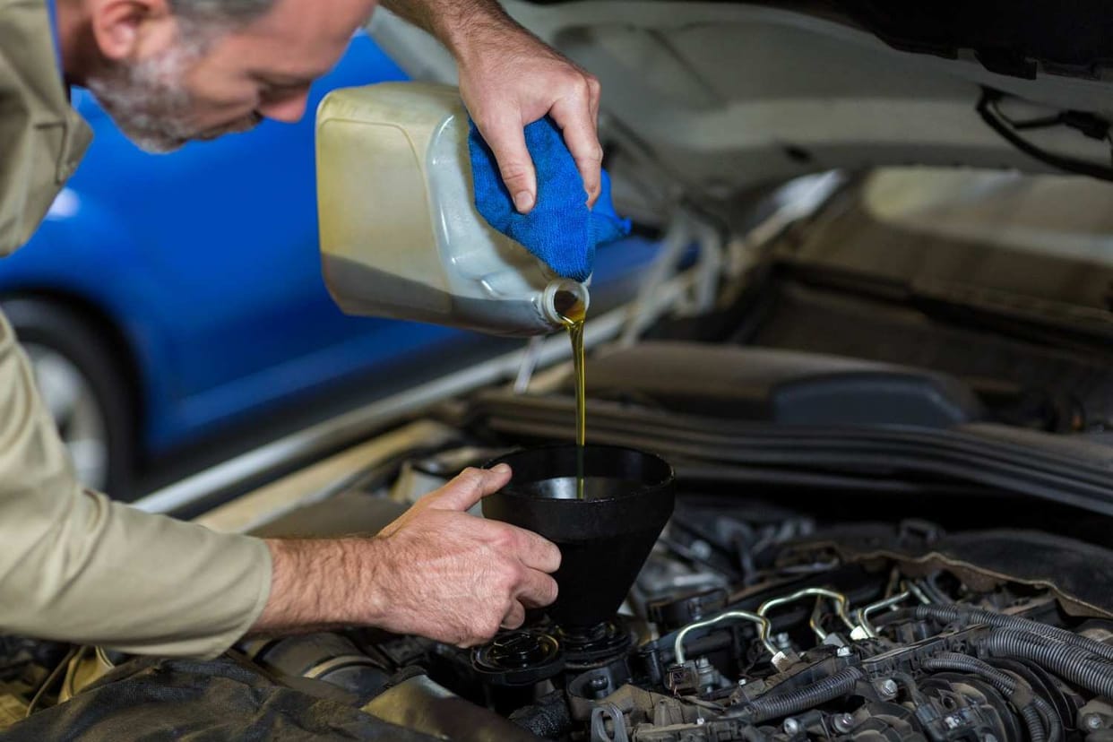 Skip Mechanic, Change Your Bike’s Engine Oil Home in Just 30 Minutes