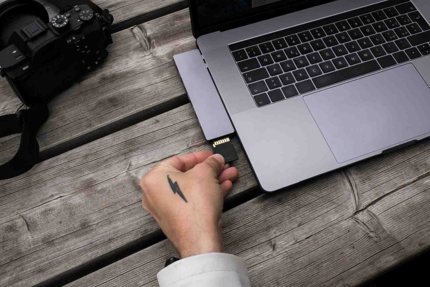 Stop Pulling Out Your USB Drive Why Eject Non-Negotiable Your Data Safety