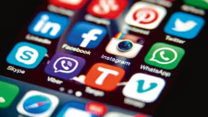 spiral-of-silence-social-media-algorithm-walls-digital-society