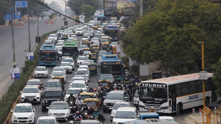 दिल्ली-NCR की हवा की सेहत सुधरी: एक्यूआई कम होने से ग्रेप- 2 के प्रतिबंध हटे, जानिए किन कामों की रहेगी छूट