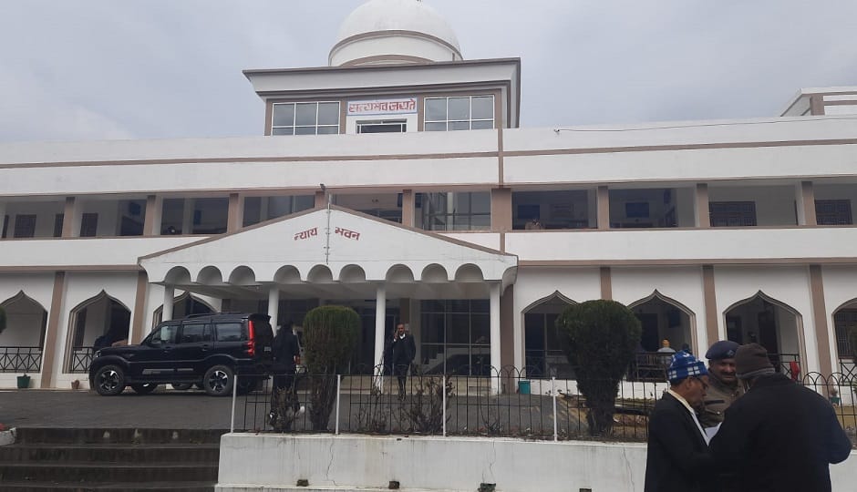 Threat to bomb the district court, message received on official mail