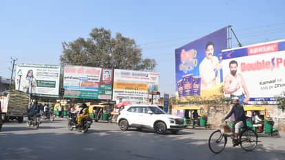 Varanasi Municipal Corporation incurred loss of Rs 30 crore in six years due to illegal advertising business