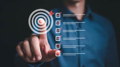 Mid-Career Crisis: How to Overcome Career Stagnation, Burnout and Skill Challenges Effectively