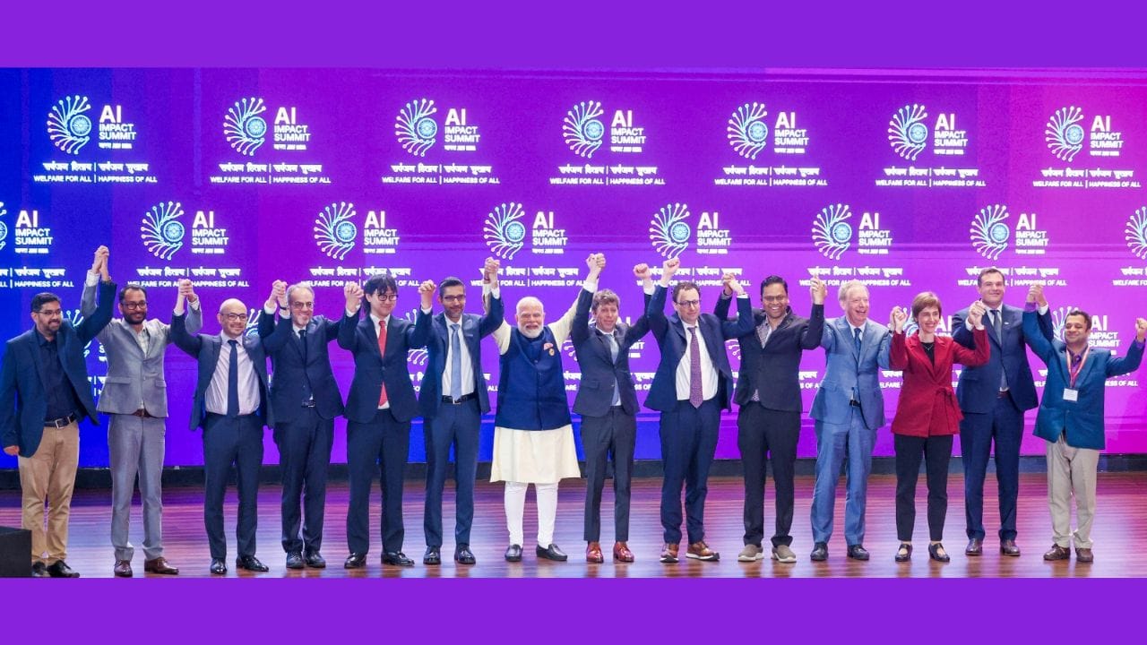 एक साथ मंच पर आए टेक लीडर्स